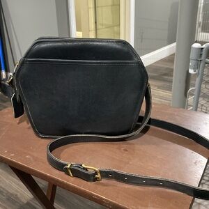 Vintage coach cooper hexagon crossbody bag